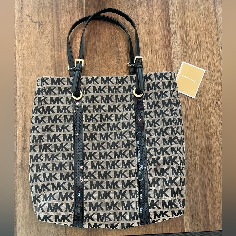Brand New with tag! Michael Kors Signature Black and Tan Tote
